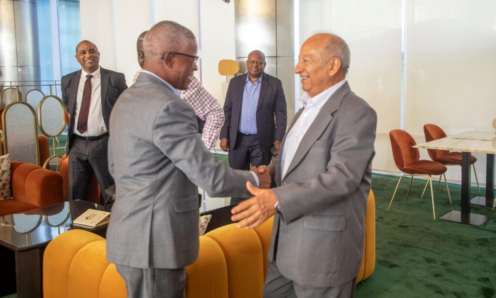 GENERAL LEOPOLDO FRIAS EM LUANDA PARA CONFERÊNCIA SOBRE PAÍSES DA LINHA DA FRENTE