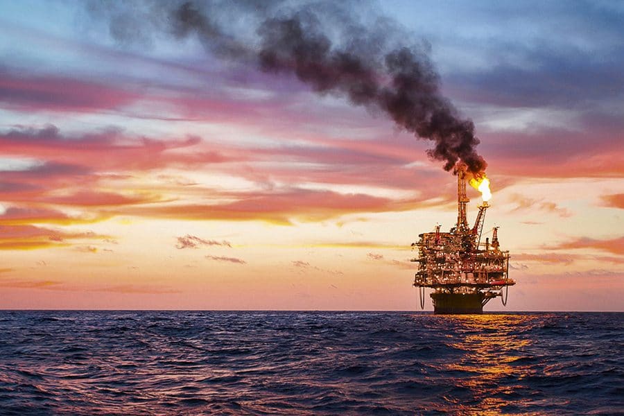 LOCALIZADO CORPO DEBAIXO DA ÁGUA PERTO DA PLATAFORMA PETROLÍFERA EM CABINDA
