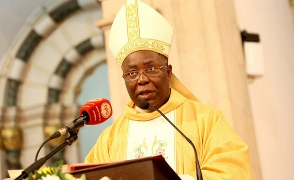 ARCEBISPO DE LUANDA DESAFIA IGREJA A ASSUMIR PAPEL MAIS ACTIVO NA RESOLUÇÃO DOS PROBLEMAS SOCIAIS