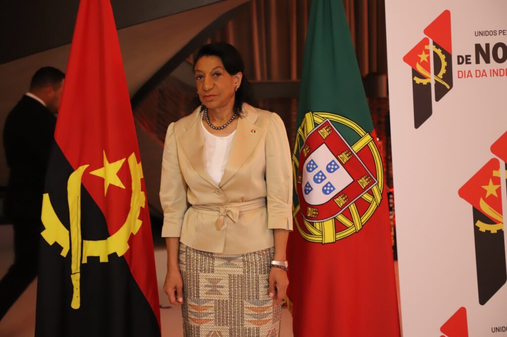 EMBAIXADA DE ANGOLA EM LISBOA ACUSADA DE GESTÃO DANOSA E FALTA DE SALÁRIOS