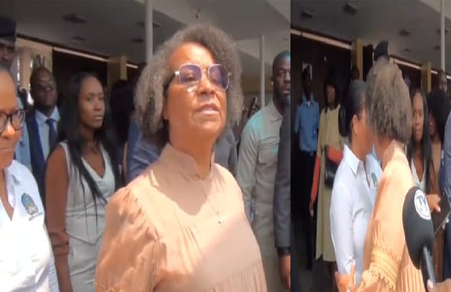 ESCANDALO NA ABERTURA DO ANO LECTIVO: MINISTRA “FOGE O RABO A SERINGA” SOBRE ALEGADOS ERROS NOS MANUAIS ESCOLARES