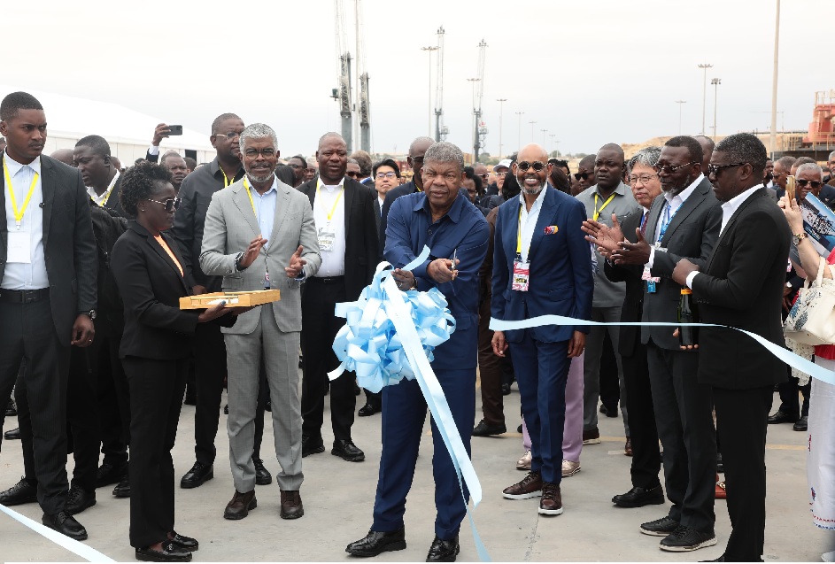 PRESIDENTE JOÃO LOURENÇO INAUGURA TERMINAL DE CONTENTORES DO PORTO DO NAMIBE
