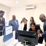 EMBAIXADORA DE FRANÇA EM ANGOLA VISITA EDIÇÕES NOVEMBRO