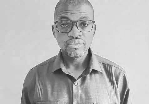 LUTO NO JORNALISMO: JORNALISTA DA RNA FERNANDO CHICAPA MORRE EM ACIDENTE DE AVIAÇÃO