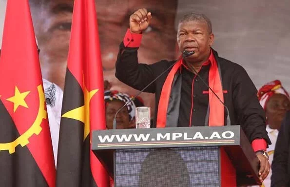 PRESIDENTE DO MPLA DIZ QUE “COMÍCIOS NÃO GANHAM ELEIÇÕES” E PEDE “PORTA-A-PORTA” PARA CONQUISTAR VOTOS