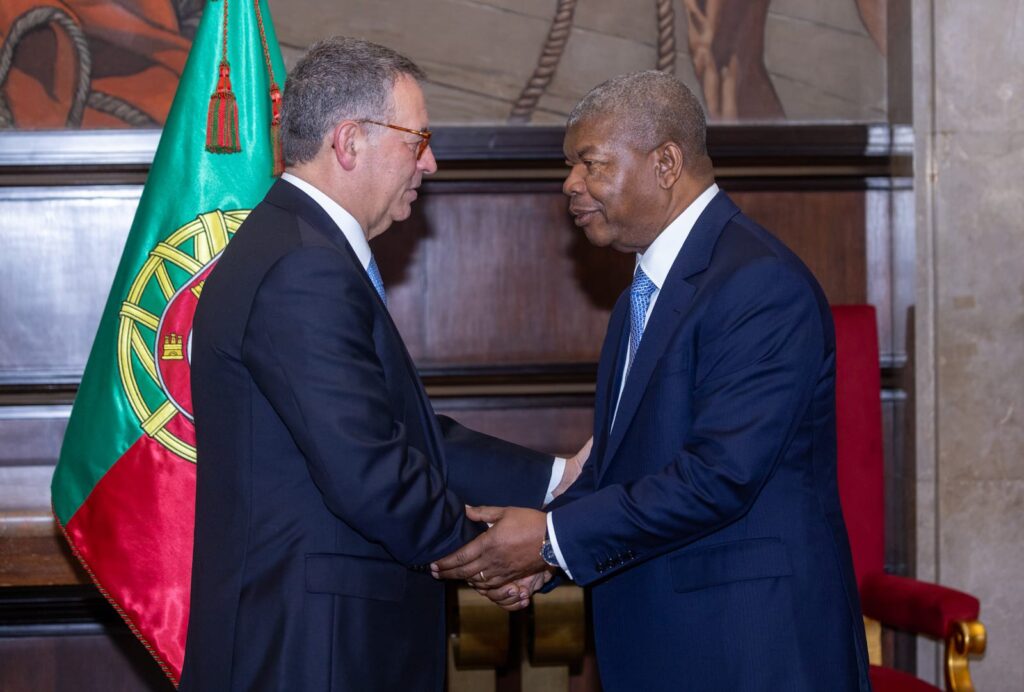 JOÃO LOURENÇO APRESENTA CUMPRIMENTOS A ANTÓNIO JOSÉ SEGURO APÓS TOMAR POSSE