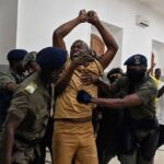 TRIBUNAL DE LUANDA CONDENA ACTIVISTA OSVALDO KAHOLO A DOIS ANOS E SEIS MESES DE PRISÃO