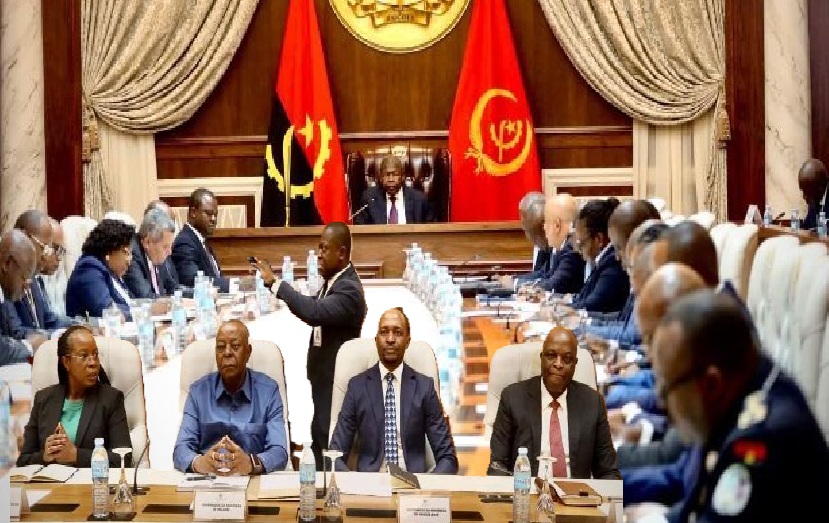 PRESIDENTE JOÃO LOURENÇO ORIENTA REUNIÃO COM GOVERNADORES PROVINCIAIS