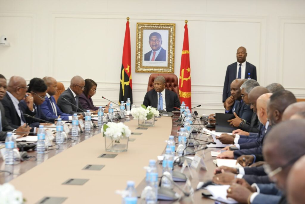 PRESIDENTE DA REPÚBLICA ORIENTA REUNIÃO DE PREPARAÇÃO DA VISITA DO PAPA