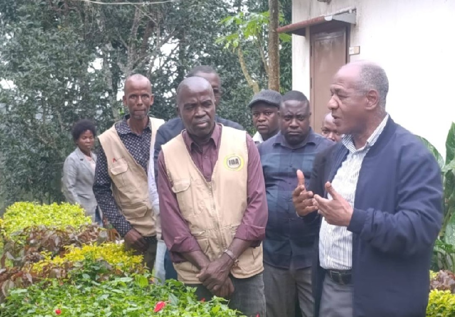 MINISTRO DA AGRICULTURA VISITA ESTAÇÃO DE DESENVOLVIMENTO AGRÁRIO E ESCOLA DE CAMPO DE AGRICULTORES NO NEGAGE