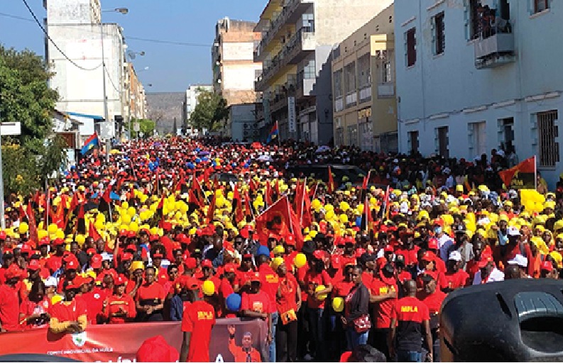 MILITANTES NA HUÍLA MANIFESTAM APOIO TOTAL AO PRESIDENTE JOÃO LOURENÇO